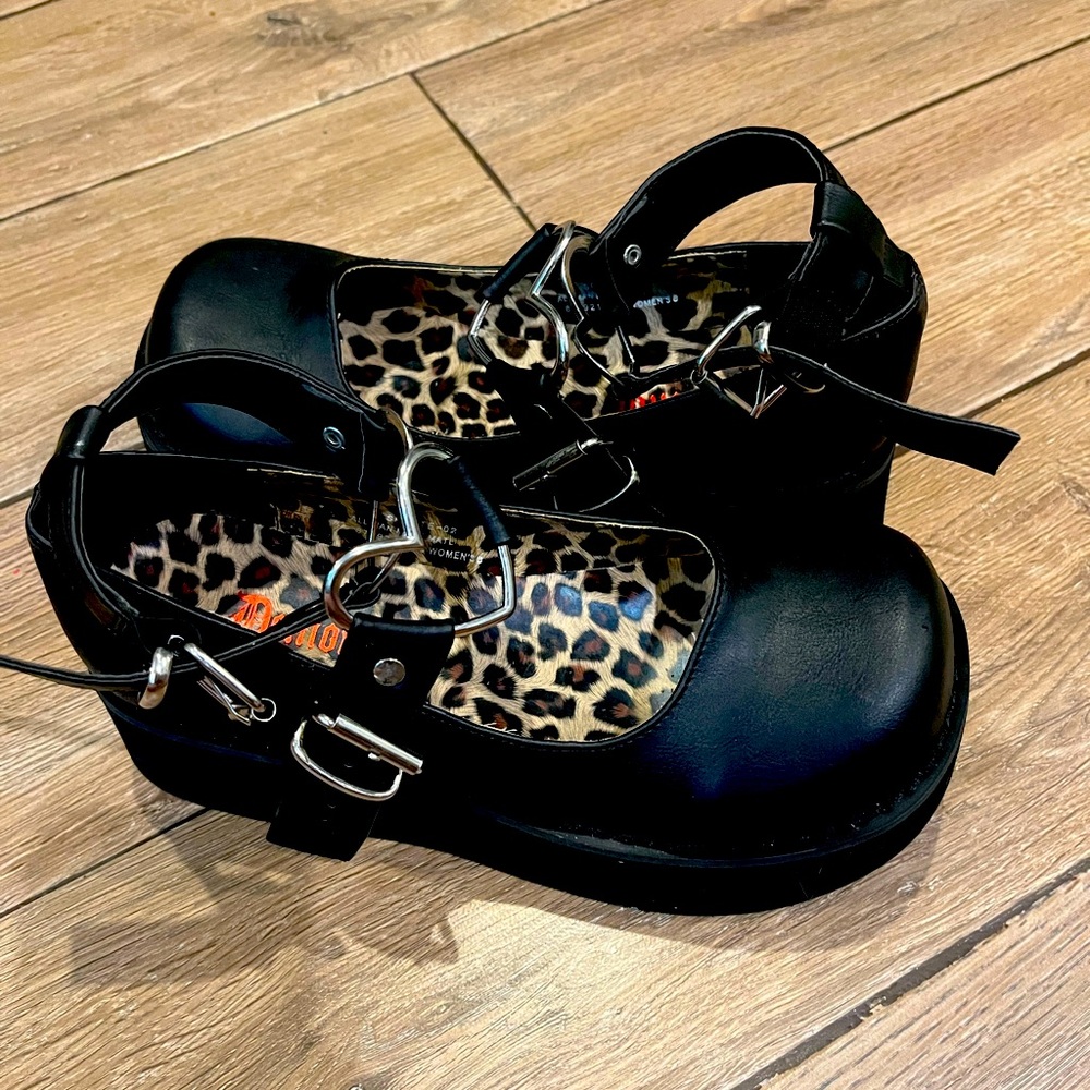 DEMONIAS -SPRITE-02- size 8 US women’s
